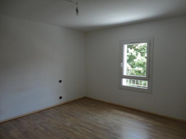 Dpt Tarn (81), à vendre Castres villa P6 de 124 m² sur terrain 358 m² avec terrasse et garage