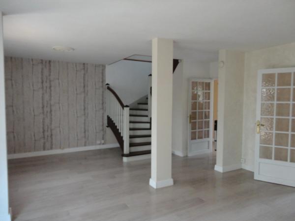 Dpt Tarn (81), à vendre Castres villa P6 de 124 m² sur terrain 358 m² avec terrasse et garage