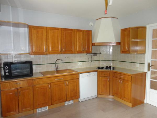 Dpt Tarn (81), à vendre Castres villa P6 de 124 m² sur terrain 358 m² avec terrasse et garage