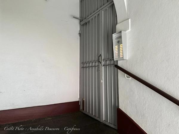 Appartement bourgeois T6 à rénover avec terrasse - CLERMONT FERRAND (63) Plateau Central - proche cathédrale.