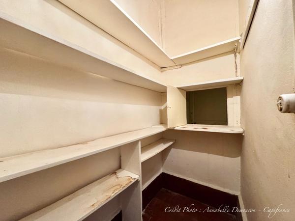 Appartement bourgeois T6 à rénover avec terrasse - CLERMONT FERRAND (63) Plateau Central - proche cathédrale.