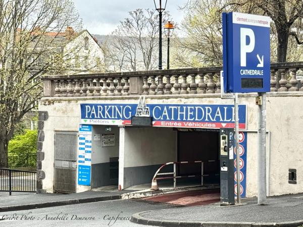 Appartement bourgeois T6 à rénover avec terrasse - CLERMONT FERRAND (63) Plateau Central - proche cathédrale.