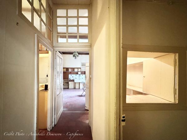 Appartement bourgeois T6 à rénover avec terrasse - CLERMONT FERRAND (63) Plateau Central - proche cathédrale.