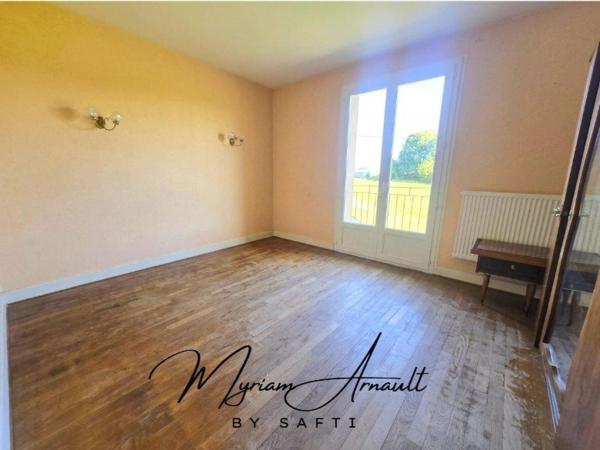 Maison 3 chambres, Grange Carport sur terrain de 1744 m²