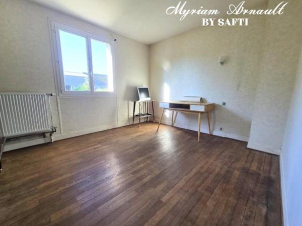 Maison 3 chambres, Grange Carport sur terrain de 1744 m²
