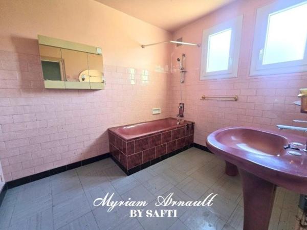 Maison 3 chambres, Grange Carport sur terrain de 1744 m²