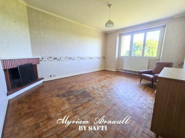 Maison 3 chambres, Grange Carport sur terrain de 1744 m²