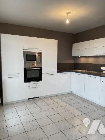 CHALONS EN CHAMPAGNE (51000) Appartement d'environ 65m² situé au 1er étage sans ascenseur + garage