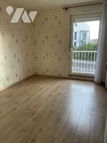 CHALONS EN CHAMPAGNE (51000) Appartement d'environ 65m² situé au 1er étage sans ascenseur + garage