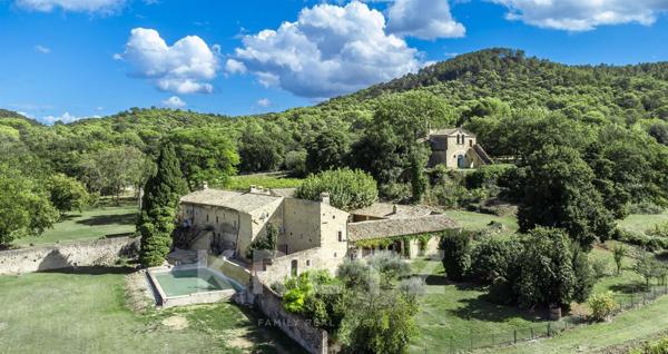 Exceptionnelle demeure historique restaurée et sa chapelle