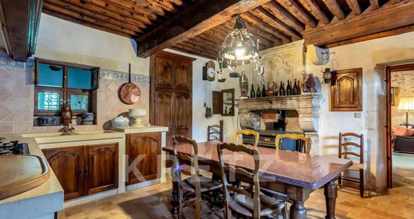 Exceptionnelle demeure historique restaurée et sa chapelle