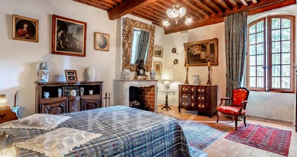 Exceptionnelle demeure historique restaurée et sa chapelle