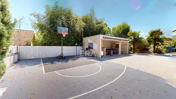 Maison Saint Maurice De Gourdans 6 pièce(s) 210 m2