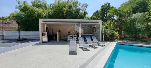 Maison Saint Maurice De Gourdans 6 pièce(s) 210 m2