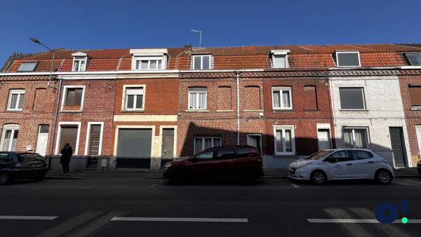 LA MAISON DE VILLE À RÉNOVER AVEC JARDIN ET DÉPENDANCE – LA MADELEINE
