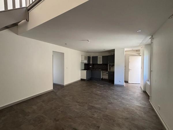 Location                                                      Appartement
                        
                     4 pièces                      68 m2                     à Saint-Étienne