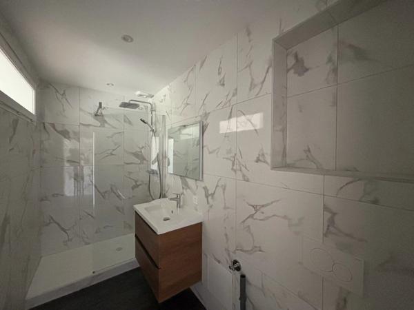 Location                                                      Appartement
                        
                     4 pièces                      68 m2                     à Saint-Étienne