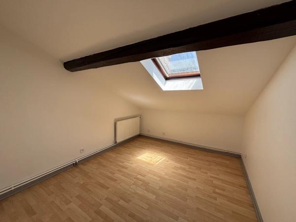Location                                                      Appartement
                        
                     4 pièces                      68 m2                     à Saint-Étienne