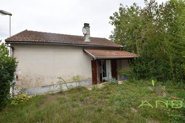 Maison de ville à Montbron avec jardin et garage 🏡 16220