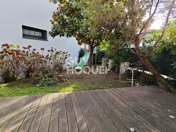 MAISON TYPE 5 RENOVEE TERRASSE JARDIN COUR POUR VEHICULES METRO SAOUZELONG