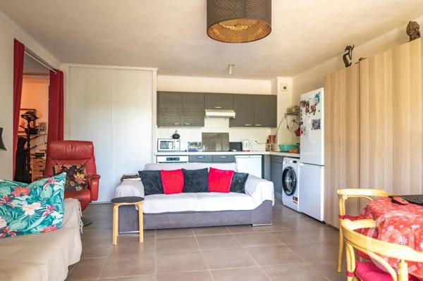 Appartement T2 à vendre  2 pièces - 50,31 m 2   CAVALAIRE SUR MER  - 83