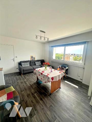 ARRAS CENTRE – T2 AVEC GRAND GARAGE FERMÉ DE 35 M²