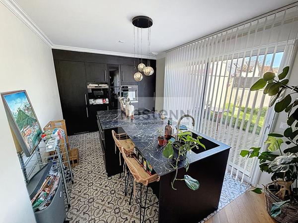 Maison 118m² / 3 chambres / 376m² jardin comble aménagable