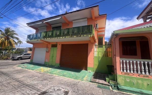 Maison à vendre    13 pièces •  Pointe-Noire