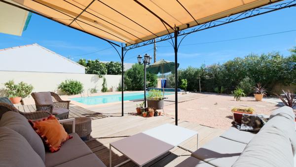 Maison
         5 pièces
        - 175 m² Exclusivité 399 000 € *