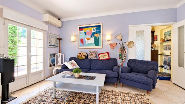 Maison
         5 pièces
        - 175 m² Exclusivité 399 000 € *