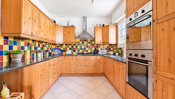 Maison
         5 pièces
        - 175 m² Exclusivité 399 000 € *
