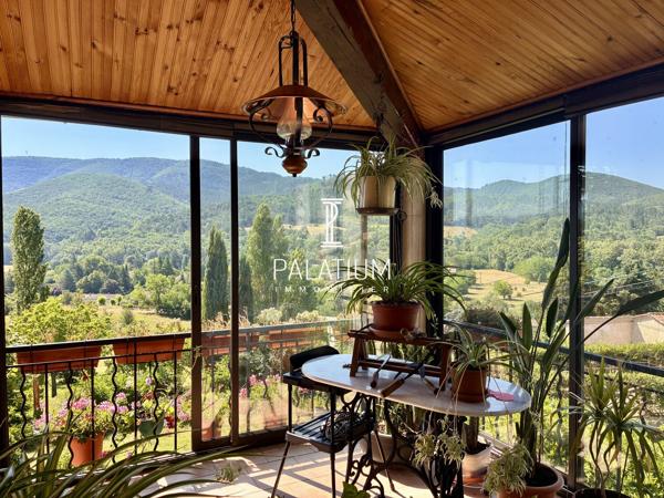 Belle maison de village avec garage et vue panoramique