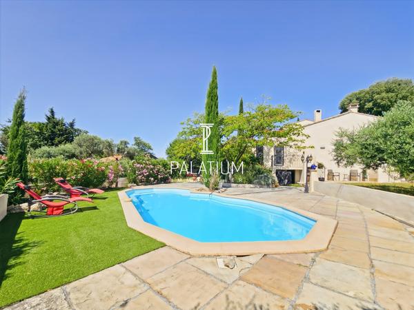 MÉRINDOL – Villa 130 m² entièrement rénovée sur 1 775m² avec piscine et oliveraie