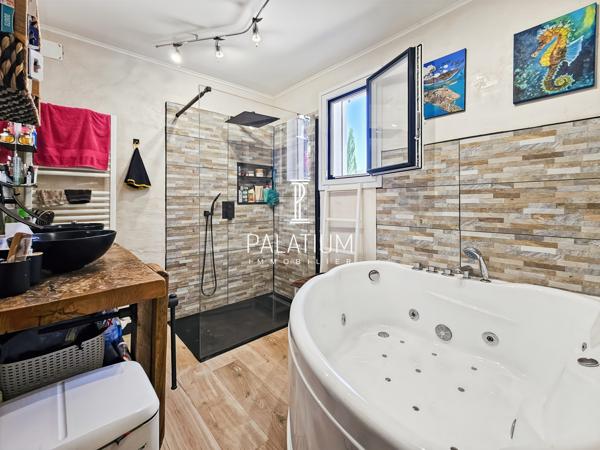 MÉRINDOL – Villa 130 m² entièrement rénovée sur 1 775m² avec piscine et oliveraie
