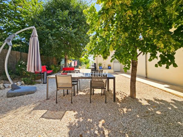 MÉRINDOL – Villa 130 m² entièrement rénovée sur 1 775m² avec piscine et oliveraie