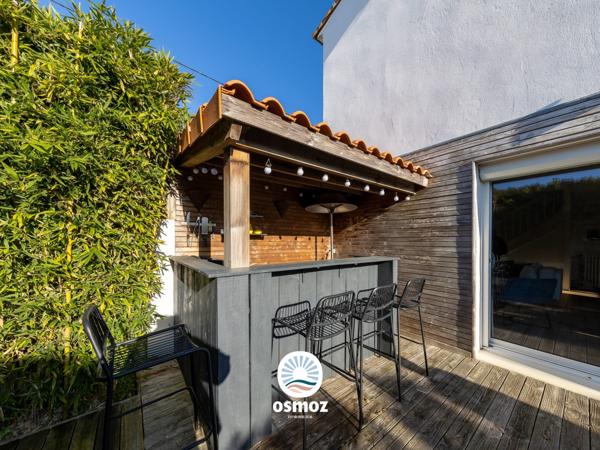 Maison type 6 avec piscine et stationnement à quelques pas de l'hyper-centre !