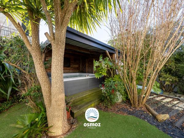 Maison type 6 avec piscine et stationnement à quelques pas de l'hyper-centre !