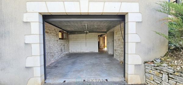 A Souillac maison de 173 m² au calme avec une belle vue sur la vallée de la Dordogne.