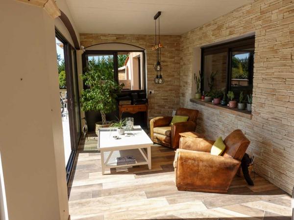 Gîtes chambres d'hôtes - Belves Domaine d'Exception : Maison principale, chalets indépendants et salle de réception au coeur d'un havre de paix