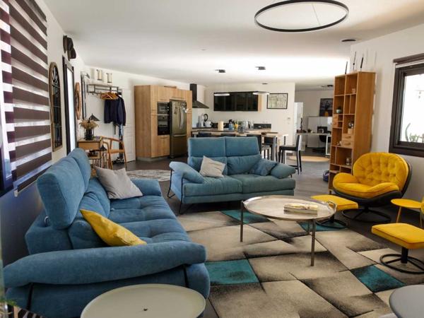 Gîtes chambres d'hôtes - Belves Domaine d'Exception : Maison principale, chalets indépendants et salle de réception au coeur d'un havre de paix