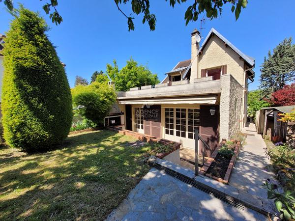 Maison Saint Germain En Laye 6 pièce(s) 118 m2 565 000 € ** - Référence 17145