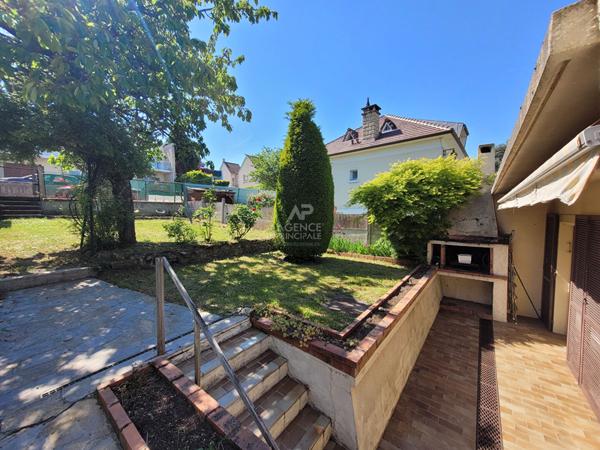 Maison Saint Germain En Laye 6 pièce(s) 118 m2 565 000 € ** - Référence 17145