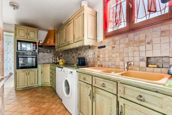 Maison Saint Germain En Laye 6 pièce(s) 118 m2 565 000 € ** - Référence 17145