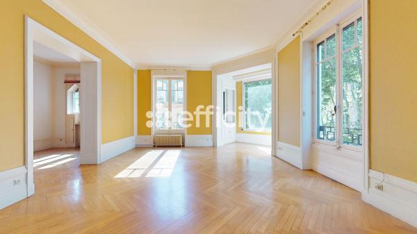 Appartement
         6 pièces
        - 180 m² Exclusivité 899 000 € *