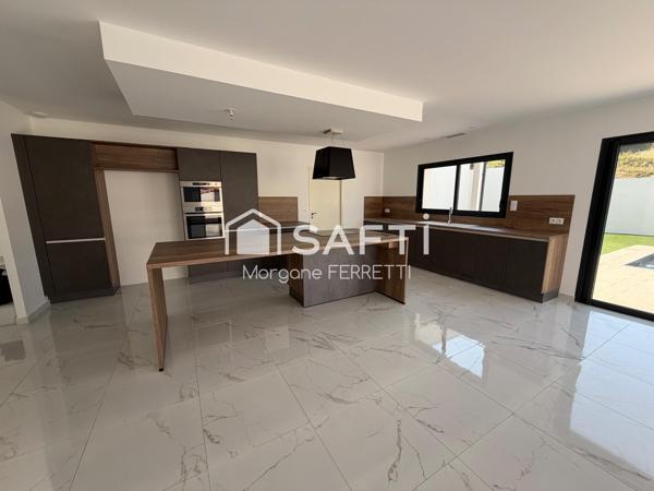 VILLA MODERNE 147 M² AVEC PISCINE SUR TERRAIN DE 492 M²