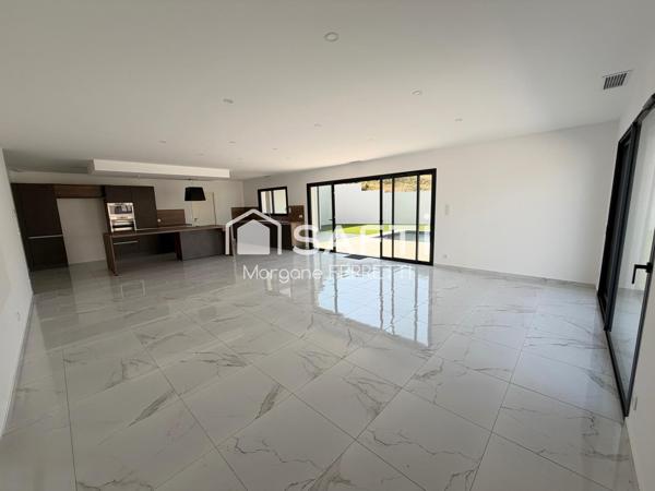 VILLA MODERNE 147 M² AVEC PISCINE SUR TERRAIN DE 492 M²