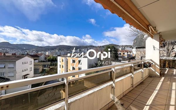 Appartement à vendre    5 pièces • 155,57 m2 Clermont-Ferrand