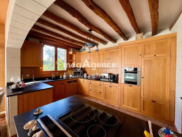 Maison à LES PONTS-DE-CE, 49130 - 8 pièces 165m²