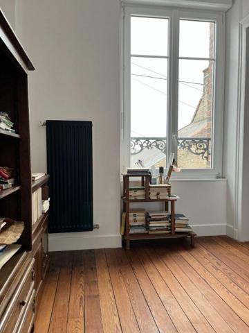 MAISON FAMILIALE EN PARFAIT ETAT AVEC 4 CHAMBRES EN CENTRE VILLE DE LA FERTE MACE