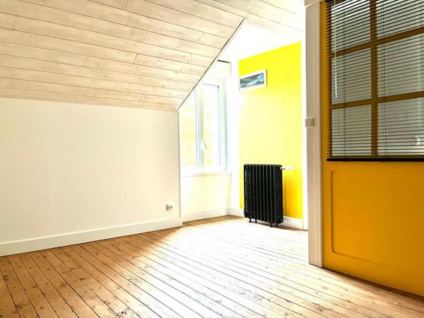 MAISON FAMILIALE EN PARFAIT ETAT AVEC 4 CHAMBRES EN CENTRE VILLE DE LA FERTE MACE